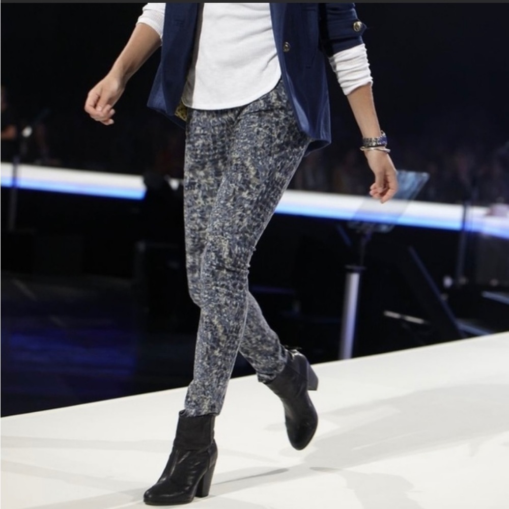 CABI Modern Camo Skinny Jeans 4